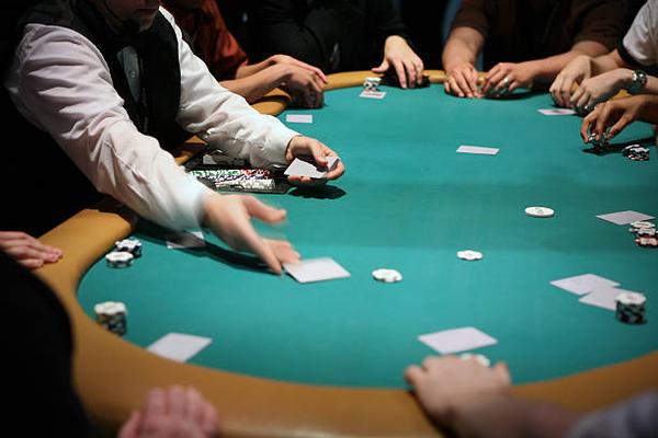 How to chơi poker and manage your bankroll